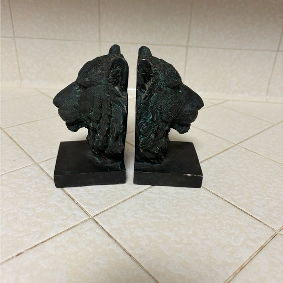 Tiger Head Bookends - Picture 2 of 5